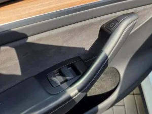 Tesla Model Y Long Range AWD DE SoH 90.2%