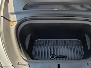 Tesla Model Y Long Range AWD DE SoH 90.2%