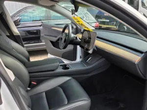 Tesla Model Y Long Range AWD SoH 91,4% Tesla Model Y Long Range AWD SoH 91,4%