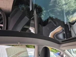 Tesla Model Y Long Range AWD SoH 91,4% Tesla Model Y Long Range AWD SoH 91,4%