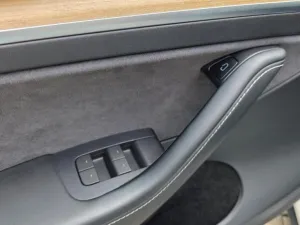 Tesla Model Y Long Range AWD SoH 91,4% Tesla Model Y Long Range AWD SoH 91,4%