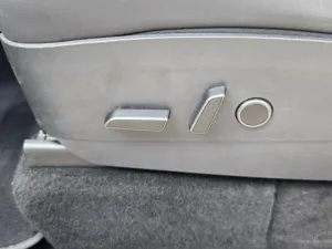 Tesla Model Y Long Range AWD SoH 91,4% Tesla Model Y Long Range AWD SoH 91,4%