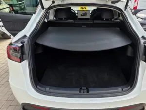 Tesla Model Y Long Range AWD SoH 91,4% Tesla Model Y Long Range AWD SoH 91,4%
