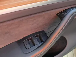 Tesla Model Y LR AWD Berlin Záruka SoH 92,9%