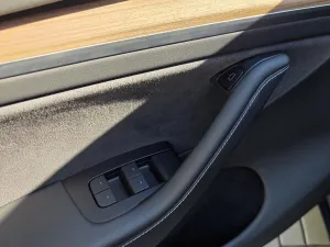 Tesla Model Y LR AWD DE Záruka SoH 93%