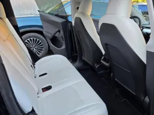 Tesla Model Y LR AWD DE Záruka SoH 92,7%