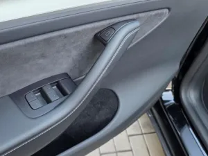 Tesla Model Y LR AWD DE Záruka SoH 92,7%