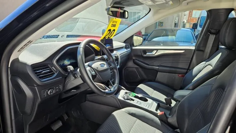 Ford Kuga 2.5i HEV 140 kW Titanium 4x4