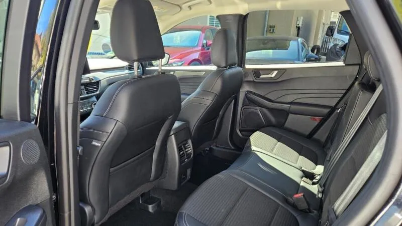 Ford Kuga 2.5i HEV 140 kW Titanium 4x4