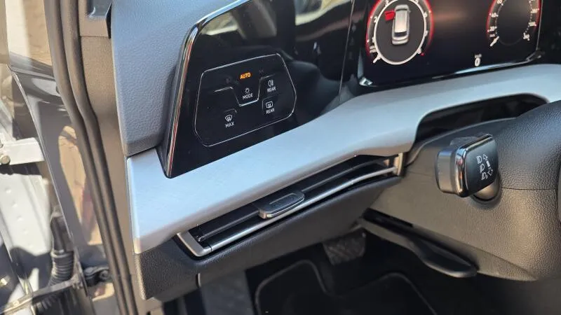 Volkswagen Golf 1.5 eTSI 85kW Life DSG7 Tažné
