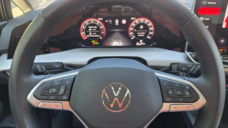 Volkswagen Golf 1.5 eTSI 85kW Life DSG7 Tažné