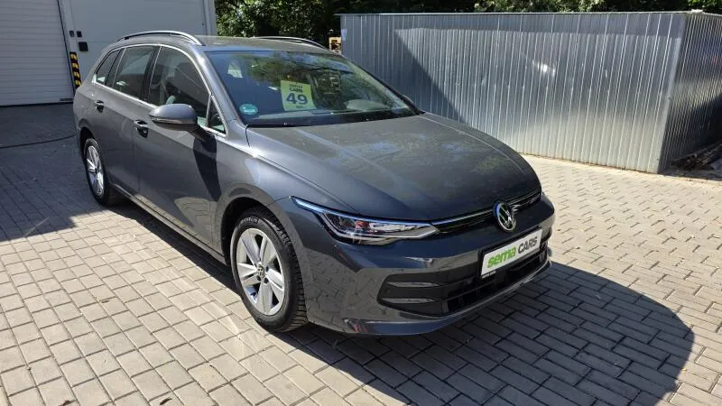 Volkswagen Golf 1.5 eTSI 85kW Life DSG7 Tažné