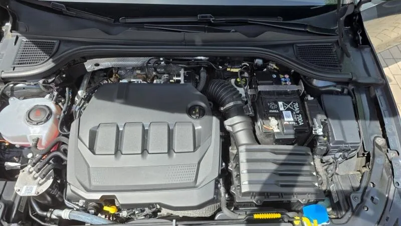 Volkswagen Golf 2.0 TDI 110kW Life záruka