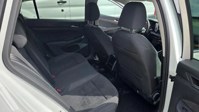 Volkswagen Golf 2.0 TDI 110kW DSG7 Style TZ Volkswagen Golf 2.0 TDI 110kW DSG7 Style TZ
