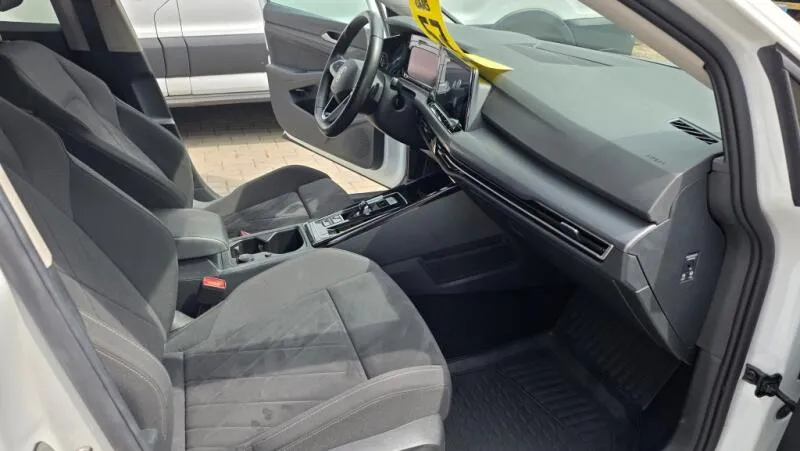 Volkswagen Golf 2.0 TDI 110kW DSG7 Style TZ Volkswagen Golf 2.0 TDI 110kW DSG7 Style TZ