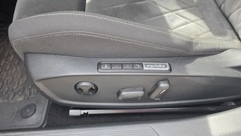 Volkswagen Golf 2.0 TDI 110kW DSG7 Style TZ Volkswagen Golf 2.0 TDI 110kW DSG7 Style TZ