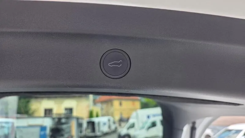 Tesla Model Y Long Range AWD DE SoH 90.2%