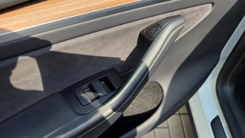Tesla Model Y Long Range AWD DE SoH 90.2%