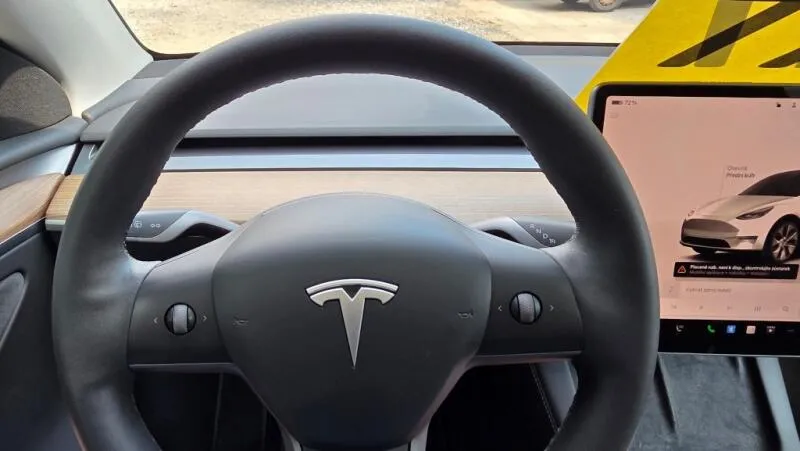 Tesla Model Y Long Range AWD DE SoH 90.2%