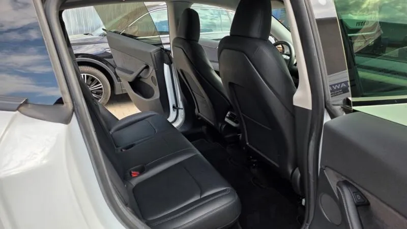 Tesla Model Y Long Range AWD SoH 91,4% Tesla Model Y Long Range AWD SoH 91,4%