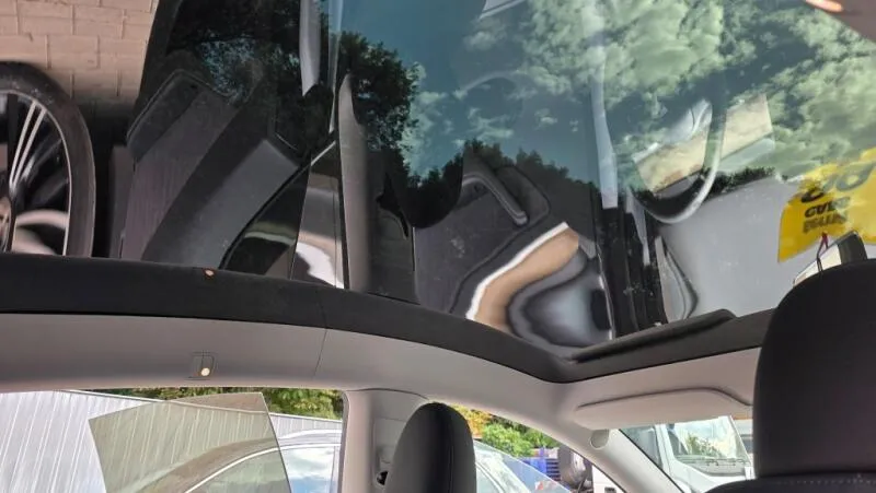 Tesla Model Y Long Range AWD SoH 91,4% Tesla Model Y Long Range AWD SoH 91,4%