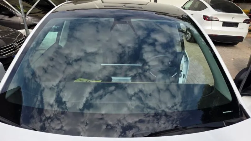Tesla Model Y Long Range AWD SoH 91,4% Tesla Model Y Long Range AWD SoH 91,4%