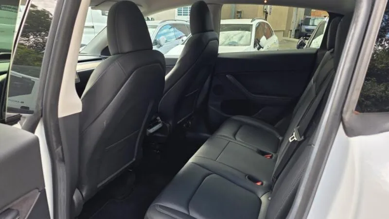 Tesla Model Y Long Range AWD SoH 91,4% Tesla Model Y Long Range AWD SoH 91,4%