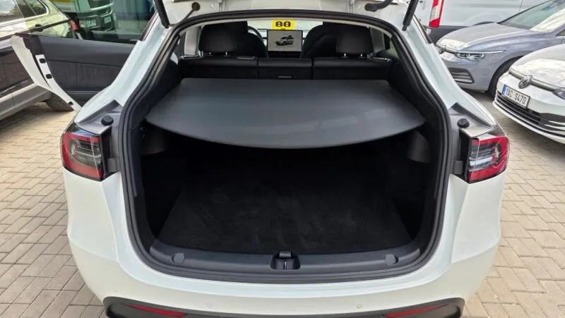 Tesla Model Y Long Range AWD SoH 91,4% Tesla Model Y Long Range AWD SoH 91,4%