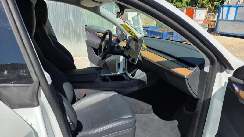 Tesla Model Y Long Range AWD DE SoH 92,4%