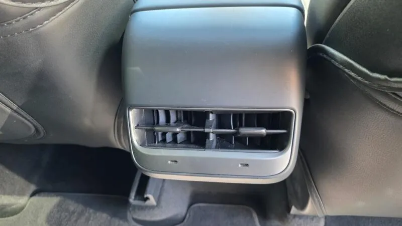 Tesla Model Y Long Range AWD DE SoH 92,4%