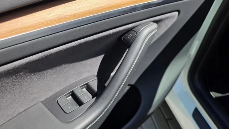 Tesla Model Y Long Range AWD DE SoH 92,4%