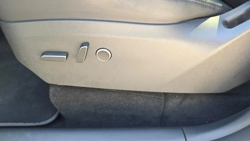 Tesla Model Y Long Range AWD DE SoH 92,4%