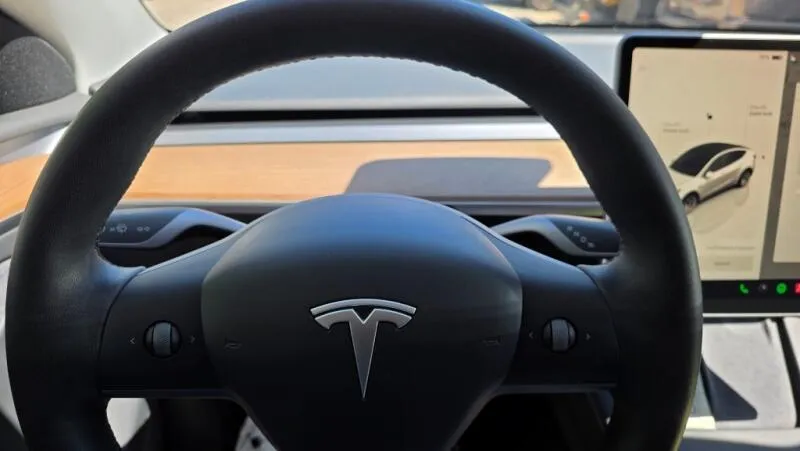Tesla Model Y Long Range AWD DE SoH 92,4%