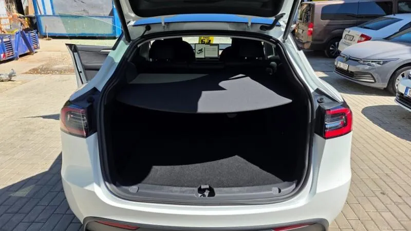 Tesla Model Y Long Range AWD DE SoH 92,4%