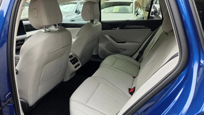Volkswagen Passat 2.0 TDI 142kW Eleg DSG záruka Volkswagen Passat 2.0 TDI 142kW Eleg DSG záruka