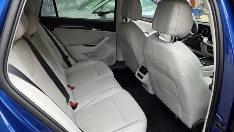 Volkswagen Passat 2.0 TDI 142kW Eleg DSG záruka Volkswagen Passat 2.0 TDI 142kW Eleg DSG záruka