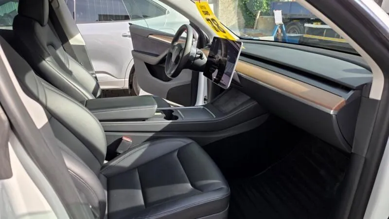 Tesla Model Y LR AWD Berlin Záruka SoH 92,9%