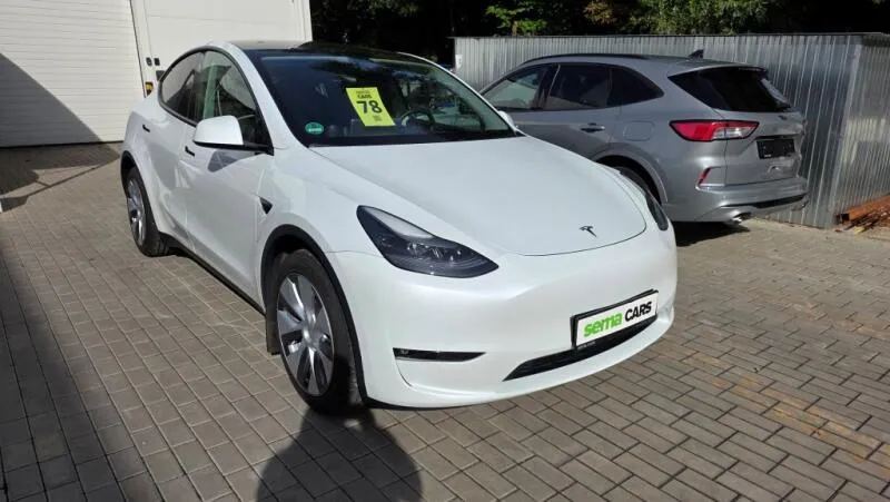 Tesla Model Y LR AWD Berlin Záruka SoH 92,9%