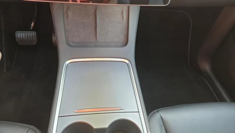 Tesla Model Y LR AWD Berlin Záruka SoH 92,9%