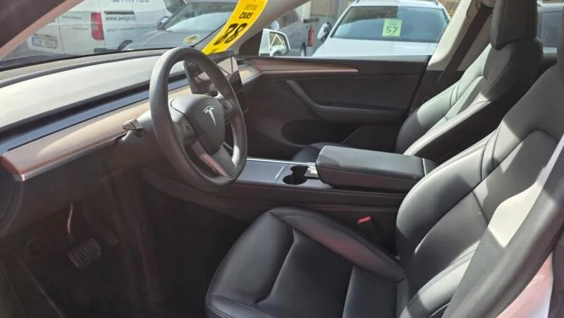 Tesla Model Y LR AWD Berlin Záruka SoH 92,9%