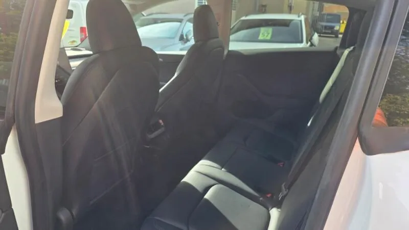 Tesla Model Y LR AWD Berlin Záruka SoH 92,9%