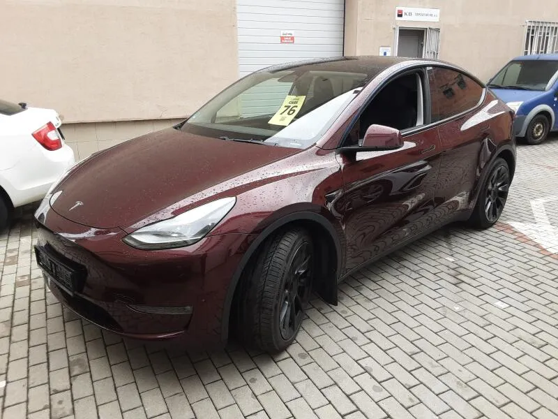 Tesla Model Y LR AWD Berlin Záruka SoH 92,3% Tesla Model Y LR AWD Berlin Záruka SoH 92,3%