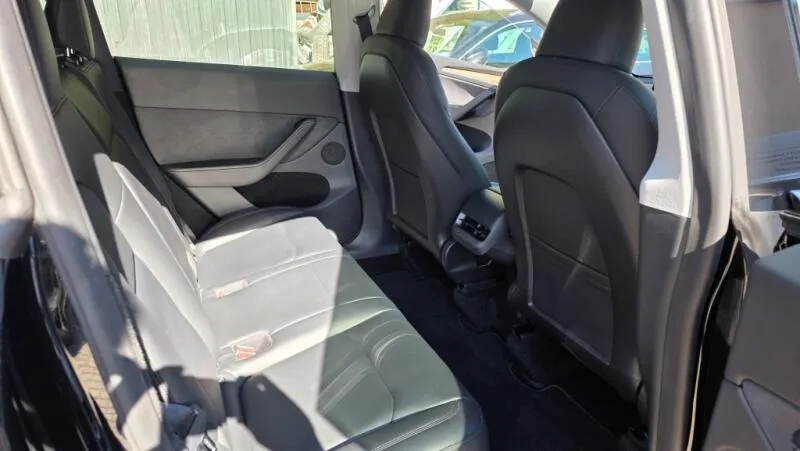 Tesla Model Y LR AWD DE Záruka SoH 93%