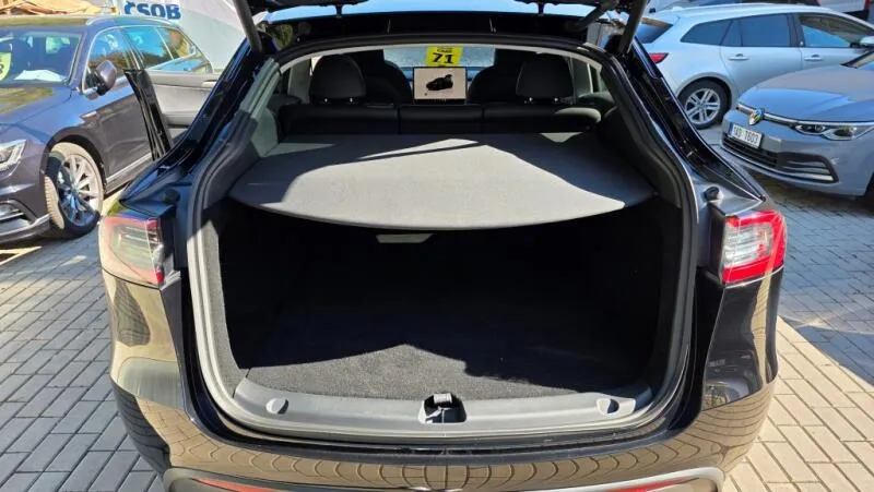 Tesla Model Y LR AWD DE Záruka SoH 93%