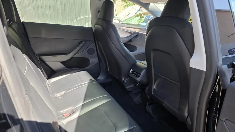 Tesla Model Y LR AWD DE Záruka SoH 93%