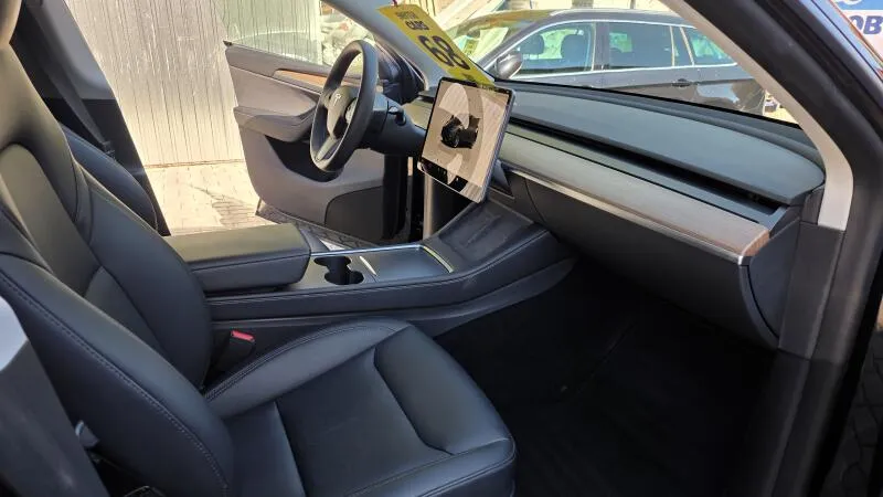 Tesla Model Y LR AWD DE Záruka SoH 93%