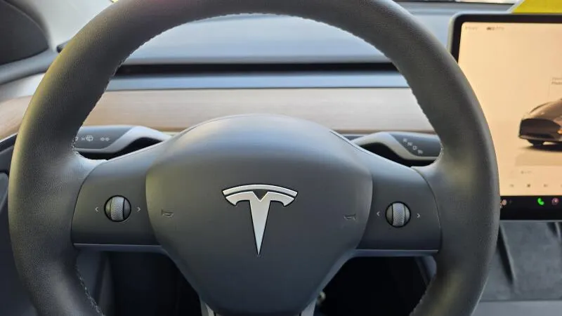 Tesla Model Y LR AWD DE Záruka SoH 93%