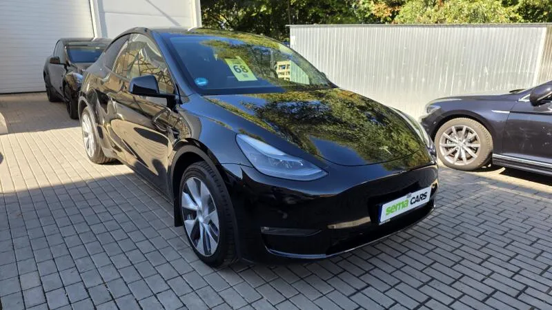 Tesla Model Y LR AWD DE Záruka SoH 93%