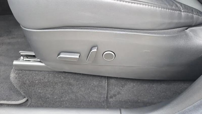 Tesla Model Y LR AWD Záruka SoH 93,2%