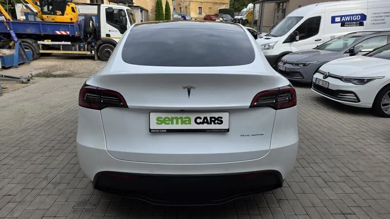 Tesla Model Y LR AWD Záruka SoH 93,2%